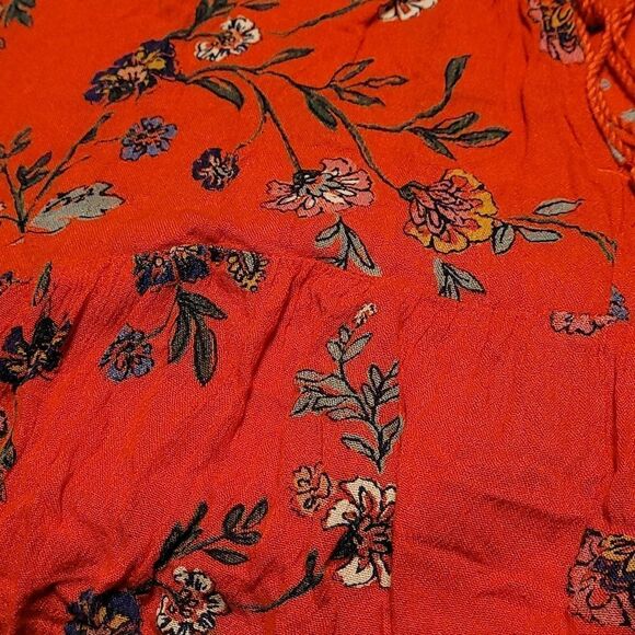 Old Navy woman's floral swing top - Picture 7 of 7